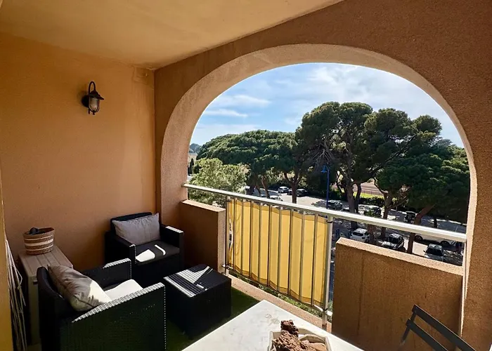 Sejour Au Port Ιέρ